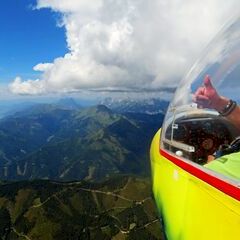 Flugwegposition um 11:56:28: Aufgenommen in der Nähe von Gemeinde Mautern in der Steiermark, 8774, Österreich in 2565 Meter